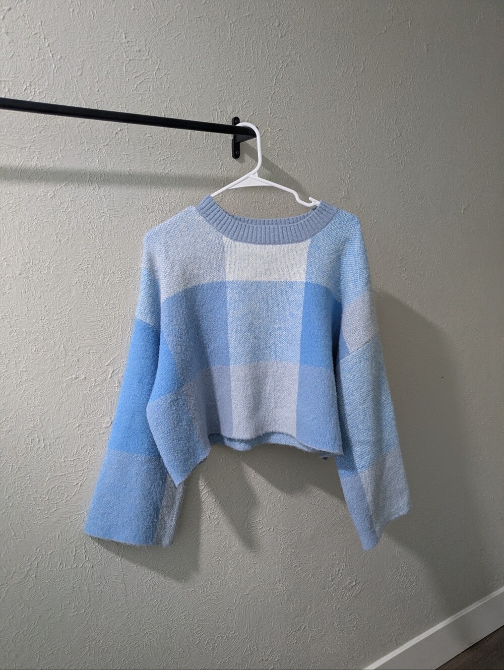 Jessica Simpson Light Blue and White Plaid Checkered Soft Cropped Crew Sweater